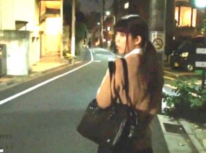ひよこ少女×粘着ストーキング×種付け｜夜道を帰宅する制服ロリJKを尾行して、自宅の玄関に入る瞬間に襲って凌辱強姦
