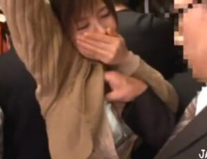 気弱OL×バス痴漢｜美女をセクハラ愛撫しまくって感じさせデカチン挿入。和姦SEXで絶頂しちゃう