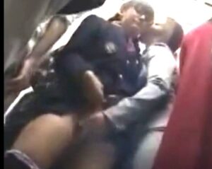 みづなれい｜ひよこ制服少女×レズ痴漢｜痴女OLに車内でイタズラされる地味メガネ娘。感じてしまい、連れ出され電動バイブをまんこに・・