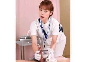 長期入院の青年のチンポ洗浄。おばさん看護婦がワザと手コキのような仕草でシコシコ洗浄。羞恥青年。フル勃起したチンポに興奮したナースが・・・