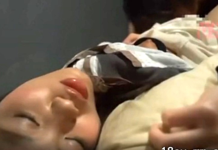 飲みすぎ娘×昏睡強姦｜泥酔しちゃって意識がない美女をホテルに連れ込んでハメ犯す糞男