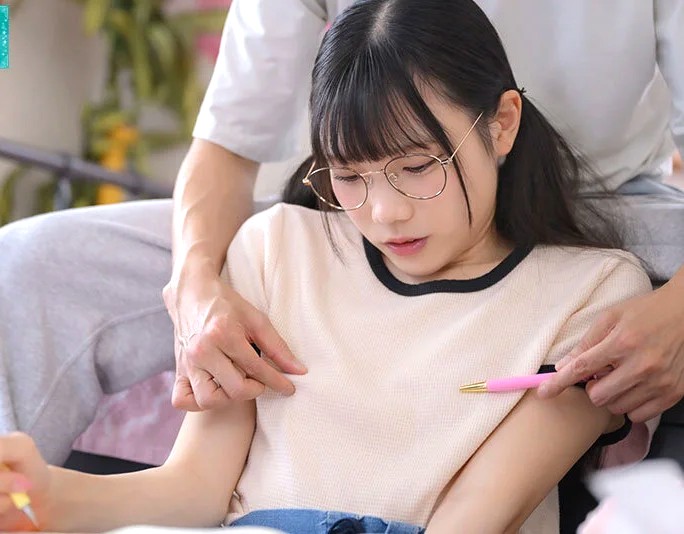 望実かなえ｜ひよこJC義妹×乳首ハラスメント調教×孕ませSEX｜ちっぱいロリ妹を毎日、チクハラする変態兄貴。最初は嫌だったがヨダレを垂らし淫乱女子に豹変したｗ