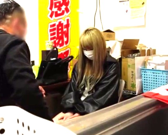 万引きギャルJK×脅迫わいせつ強要｜キモ店長に捕まり、ハメさせる条件で許してやることになった茶髪娘